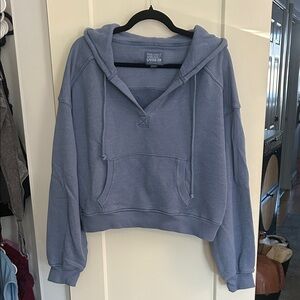 American Eagle Outfitters Light Blue Cropped Hoodie